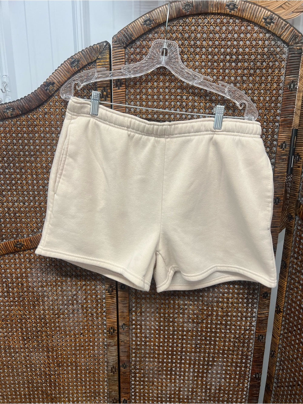 Cream color shorts XL manifest offline beige lounge shorts